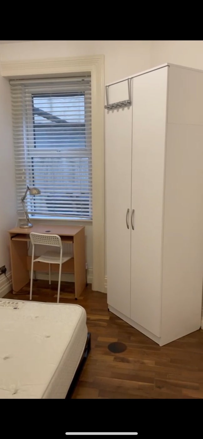1 Small Double and 1 Double Room Available Main Photo
