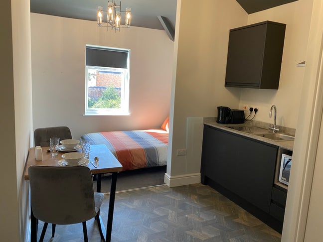 Studio Near Derby Hospital & 1St Month Half Price  Main Photo
