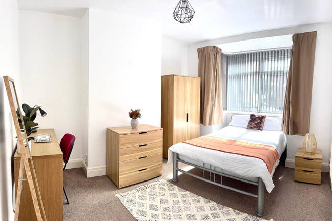1 Furnished Student Room -  Bills & cleaner inc Main Photo