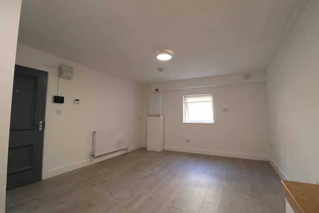 1 Studio Apartment in Southport - Ready Now! Main Photo