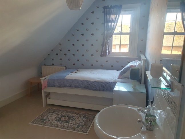 Single bed room Main Photo