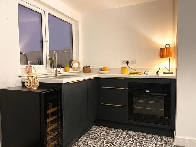 Kitchenette Room in Dukinfield Main Photo