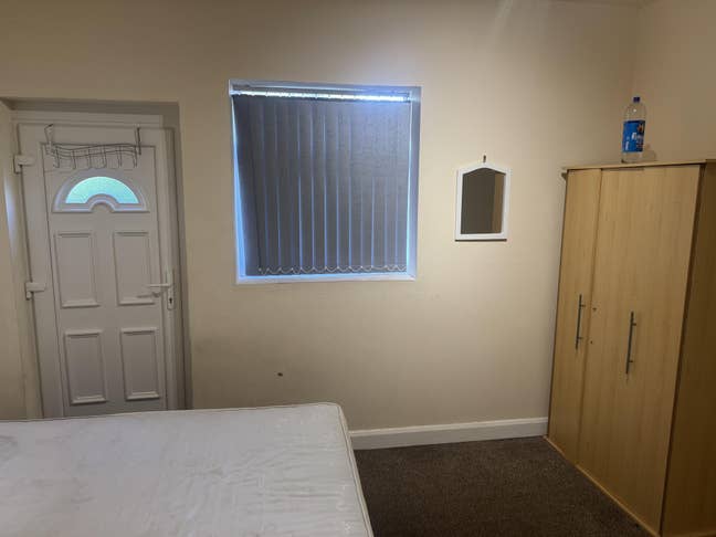 Room for rent  Main Photo