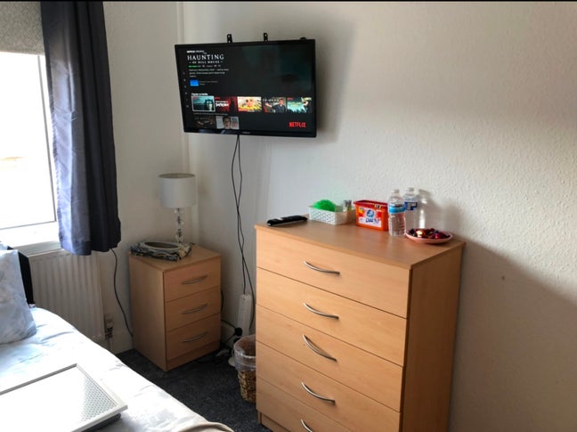 SINGLE Room To Rent Main Photo