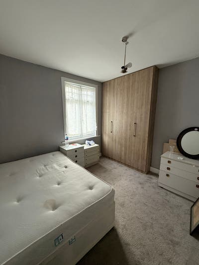 Double bedroom available.   Main Photo