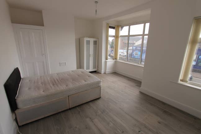 Double furnished room NN5 Main Photo