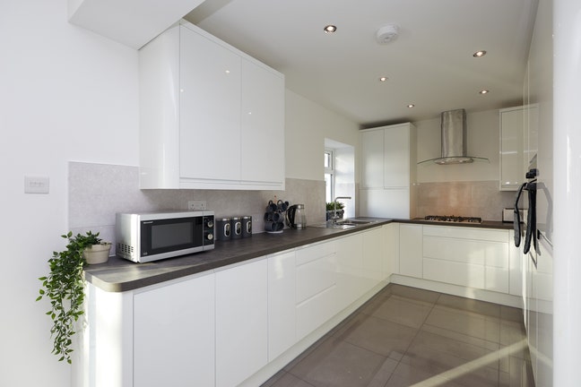 Beautiful Modern House in Carlton with Huge Garden Main Photo