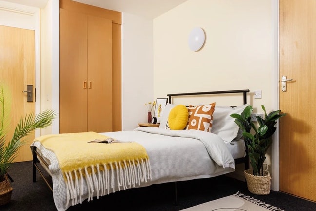 Westhill Hall, Single Large En-suite Room Main Photo