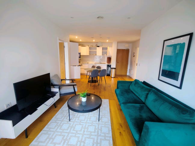 Double room in modern apartment- City Center Main Photo