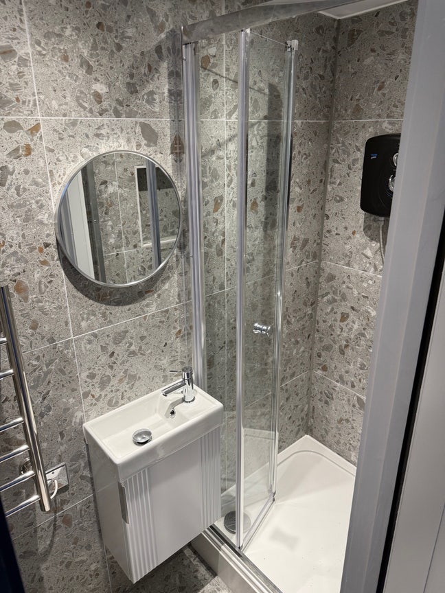 Spacious Studio Available – Excellent Location  Main Photo