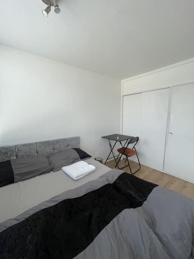 Double & Single  room To Let in Basildon Pitsea Main Photo