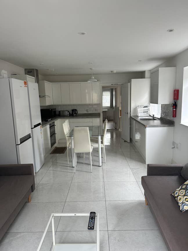 London Rd Double Ensuite Newly refurbished  Main Photo