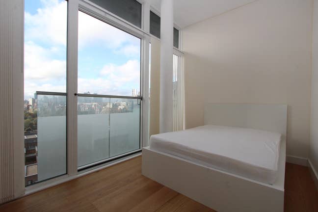 North Greenwich | Available Now | Private Balcony Main Photo