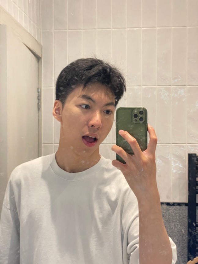 Hi I’m Shengrui, 25 years old male working ... Main Photo