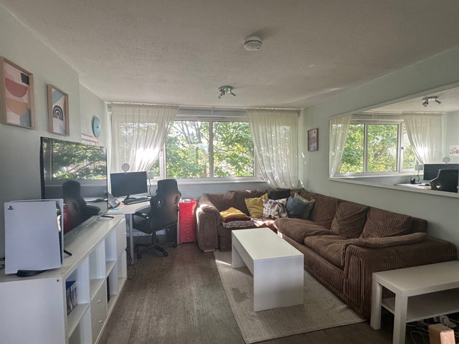 🌟 Whole 1-Bed Flat in Greenwich | Bills Included  Main Photo