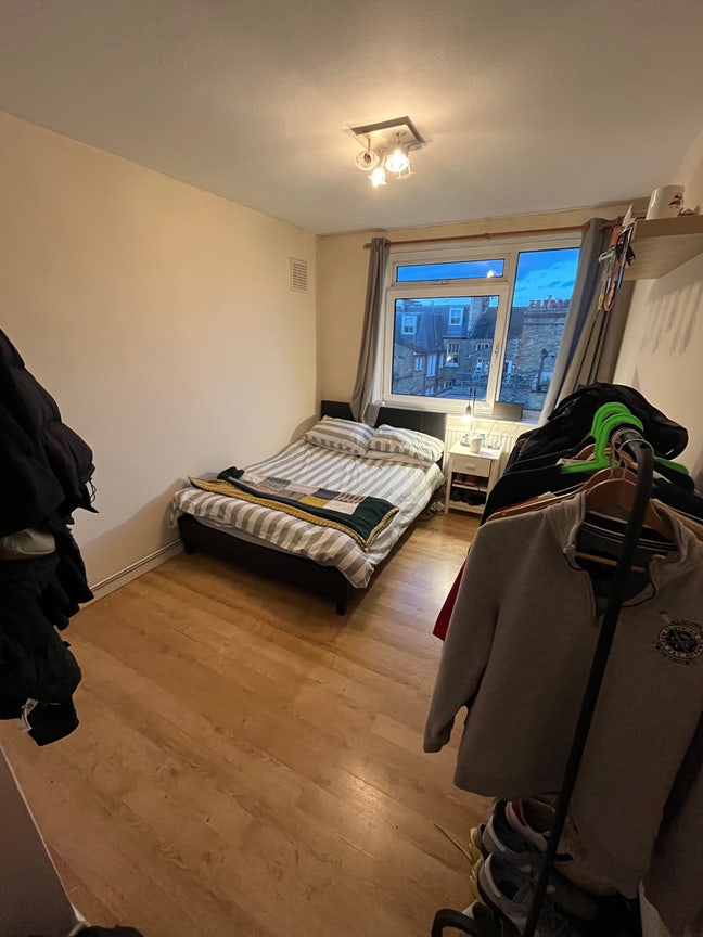 Room to rent in Tooting Bec Main Photo