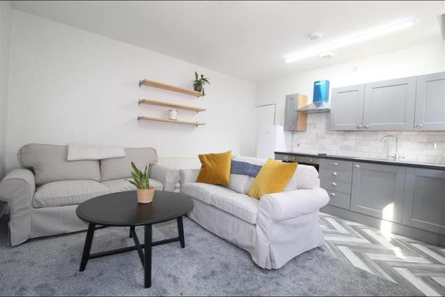 A bright and modern one bedroom apartment  Main Photo