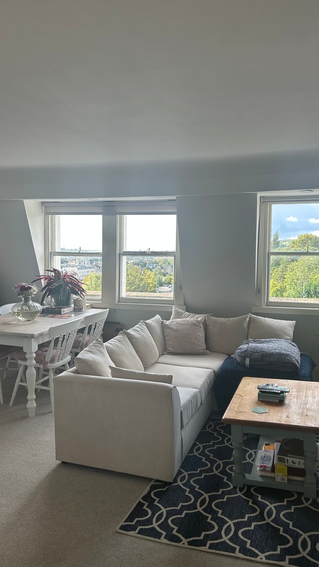 Small Double Room Available in Central Bath Main Photo
