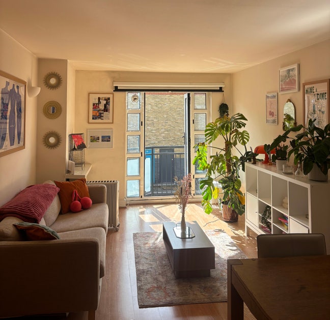 ✨ 2-Bed Flat off Brick Lane – Lease Takeover ✨ Main Photo