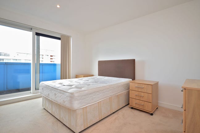 2 Double Bedroom Apartment + Gym- E16 Main Photo