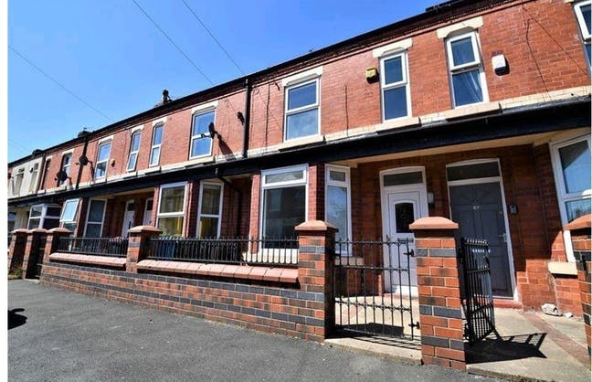 3 Bed Terraced House, Barff Road, M5 - Unfurnished Main Photo