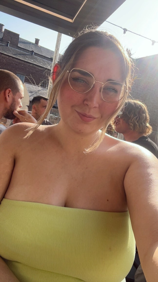 I am 28 professional working around Newcastle... Main Photo