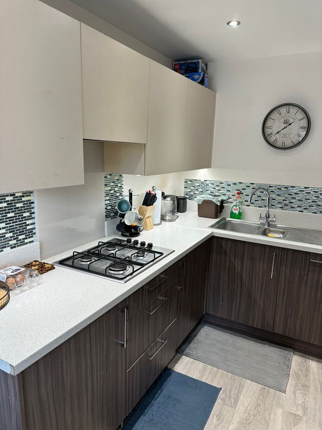 2 Double Rooms - Bills Included/ En-Suite/ Modern Main Photo