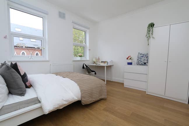 🌟 Two Bright Rooms in Trendy Shoreditch 🌟 Main Photo