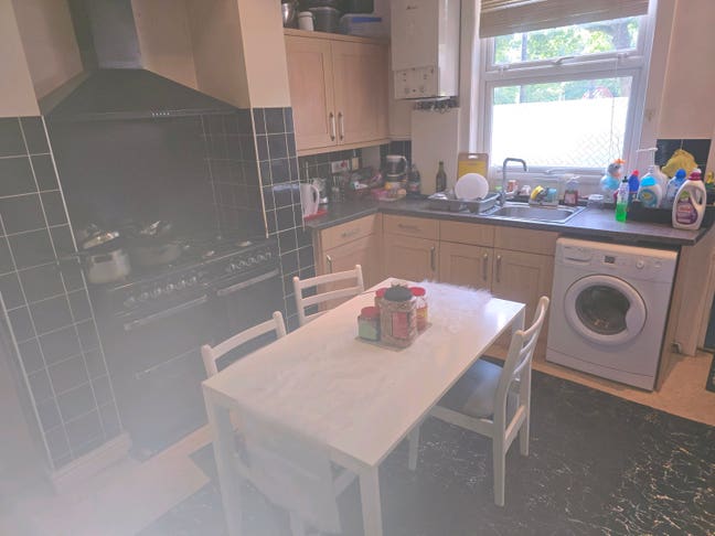 Double room for professionals or mature students Main Photo