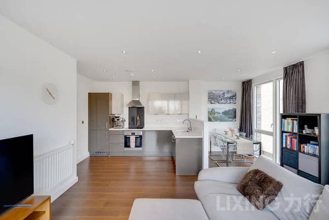2-Bed, 2-Bath Flatshare in Royal Docks  Main Photo