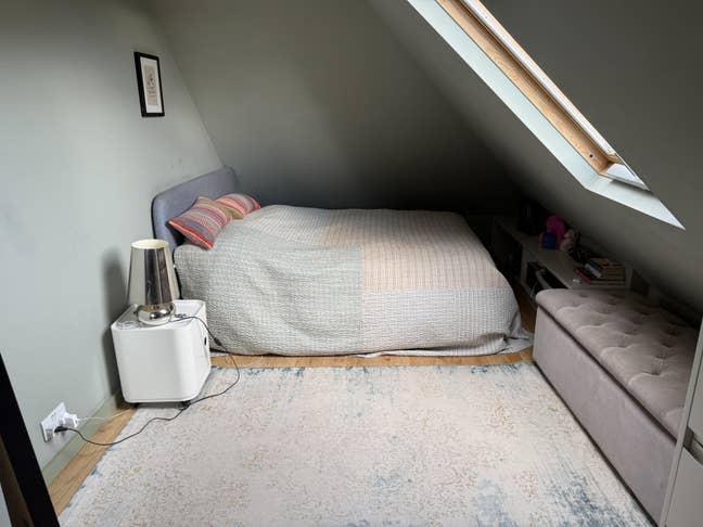 Lovely room in friendly family house. Main Photo