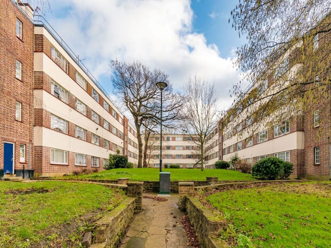 Hayes court, Clapham Main Photo