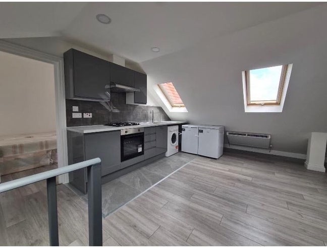 ✨🏡 2-Bedroom Flat to Let in- Neasden ✨  Main Photo