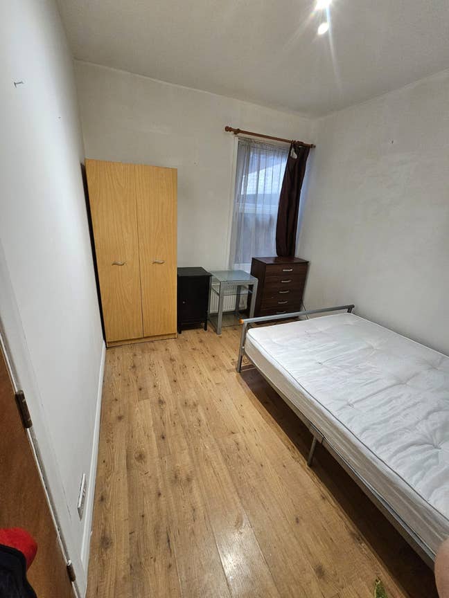 Room available E13 Main Photo