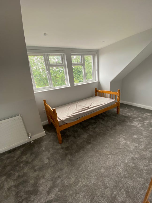 Large room, private bathroom, newly decorated Main Photo