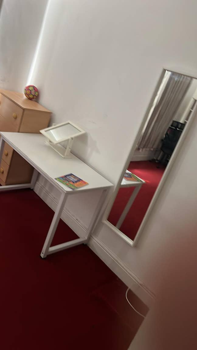 " Quiet Double Rm for Professional 12 mins to City Main Photo