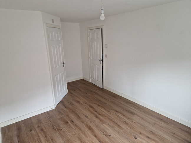 En-suite room for rent – clean and quiet Main Photo