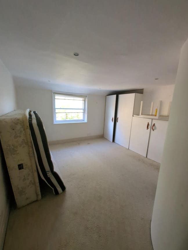 Top floor ensuite room - sociable housemates Main Photo
