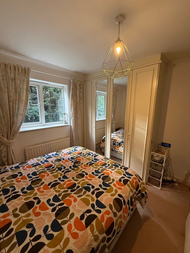 Spacious Double Room with King-size bed  Main Photo