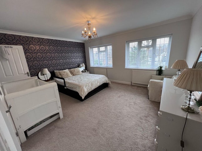 1 Double room with own bathroom & 1 En-suite. Main Photo