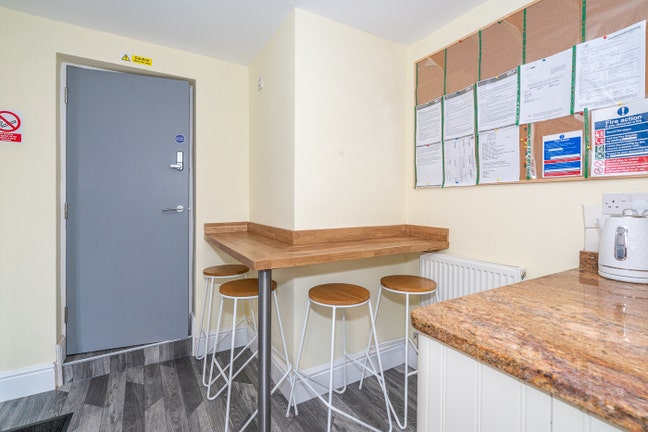 1x Double Ensuite Room To Rent in Town Centre Main Photo