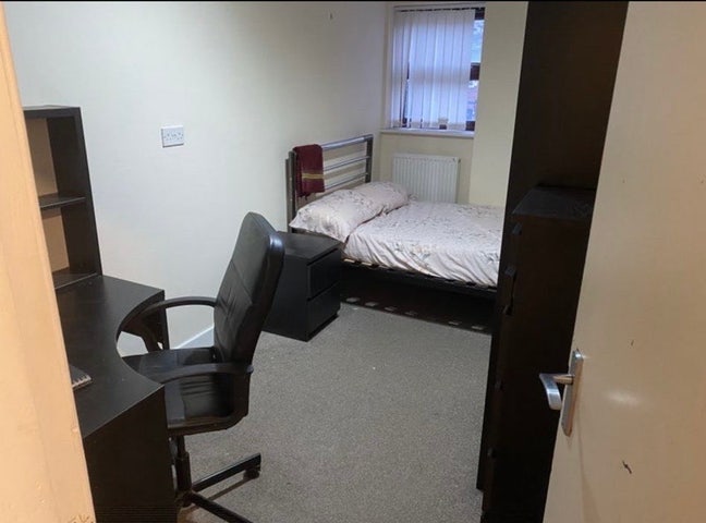 Close to City Centre LS3 Rooms  Main Photo