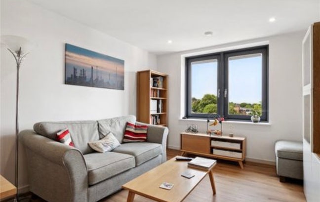 Beautiful and tranquil modern 2B2B in Putney Main Photo