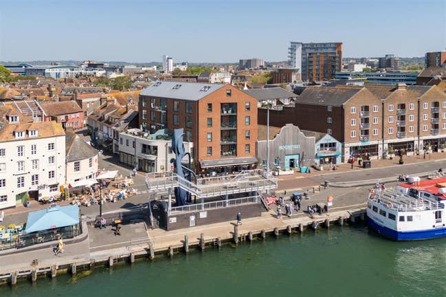 2 bedrooms - High Street, Poole Quay Main Photo