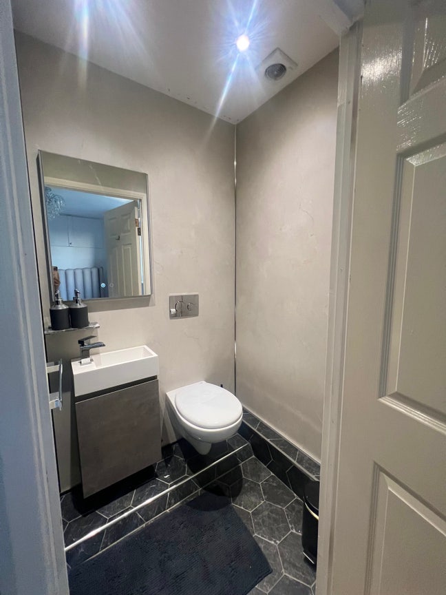 1 bedroom en-suite room (fully furnished)  Main Photo