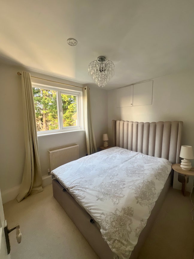 1 bedroom en-suite room (fully furnished)  Main Photo