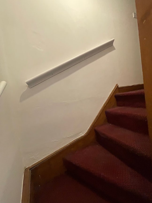 Cheap Room Available in LS6  Main Photo