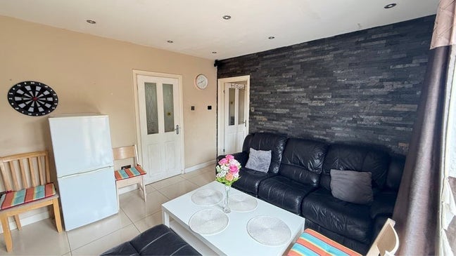 Harrow Ensuite – Unbeatable £780 with Bills! Main Photo