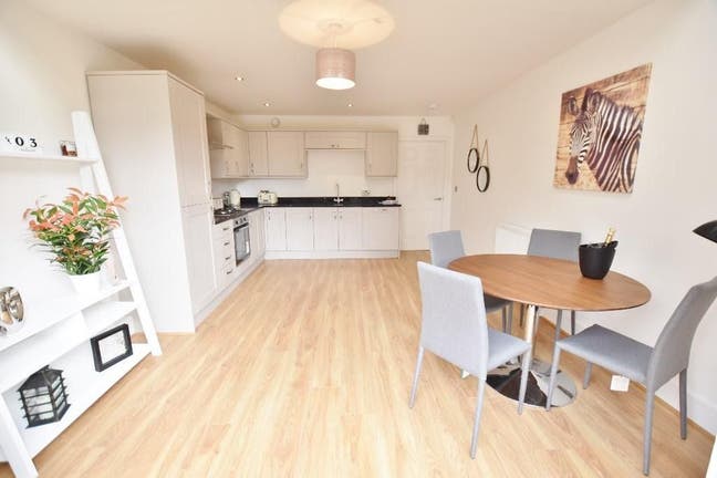 Modern Double Bedroom - 10 minute walk to Uni!  Main Photo