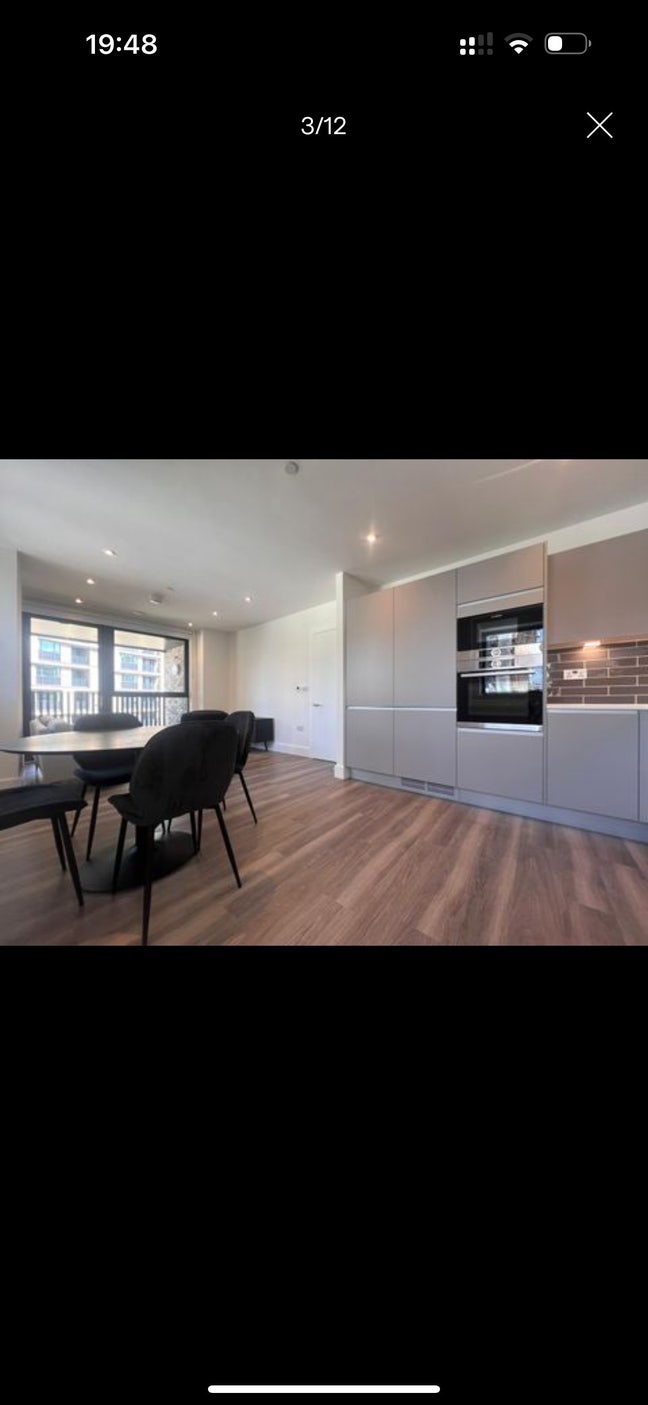 Looking for a female flatmate in a 2 bed apartment Main Photo